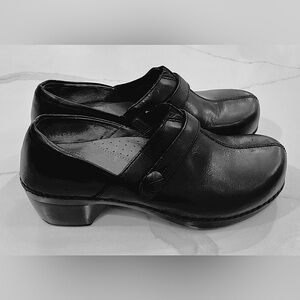 Dansko Solstice Black Leather Split Toe Clogs Womens 40 US 9.5 Comfort Slip On